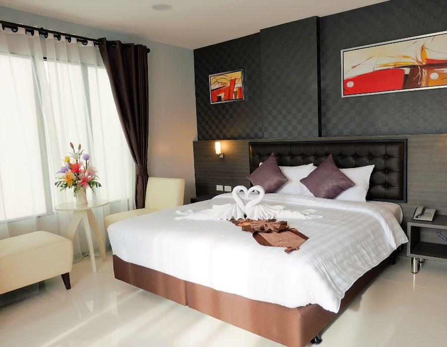 Why VelvetPine Hotel is the Perfect Romantic Getaway in the Hills